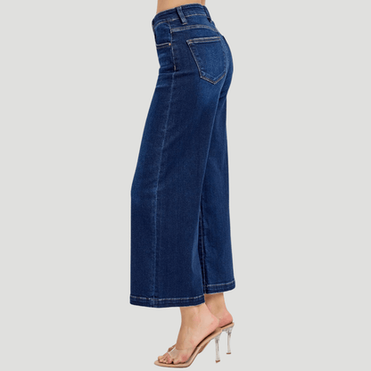 Soft denim wide-leg jeans with high rise
Comfortable wide-leg jeans for everyday wear
Cropped wide leg jeans in light blue wash
Flattering wide-leg jeans for all body types
Women’s trendy wide leg denim pants
How to style wide-leg light blue jeans
Baggy light blue jeans for relaxed outfits